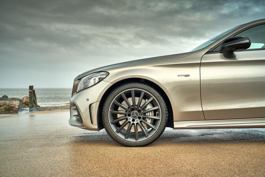 Детали экстерьера Mercedes-AMG C43 4Matic Coupe (C205) 2018 года  (UK) (фото 11 из 40)